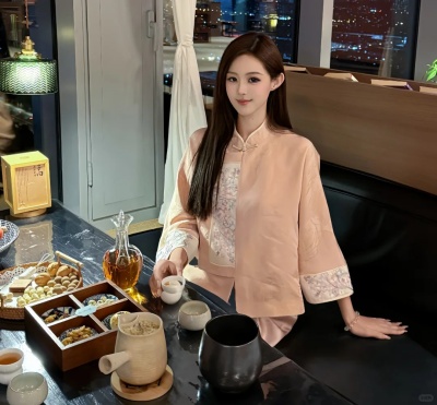 小家碧玉的茶艺师小姐姐～～_1_DuDuDu_来自小红书网页版.jpg